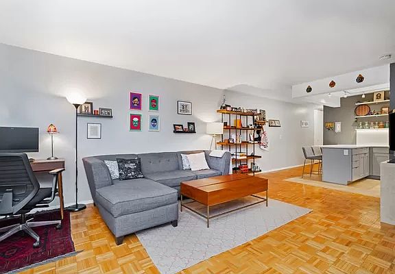 3rd image of 85 Livingston St APT 6B