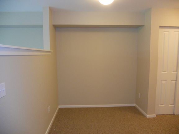 Separate alcove, good for a home office or eating area