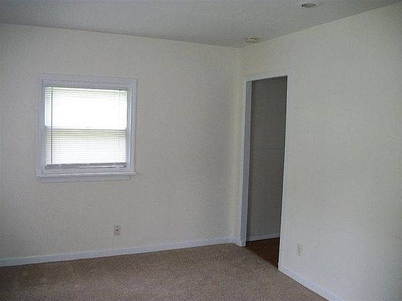 4th image of 525 Dot Ave