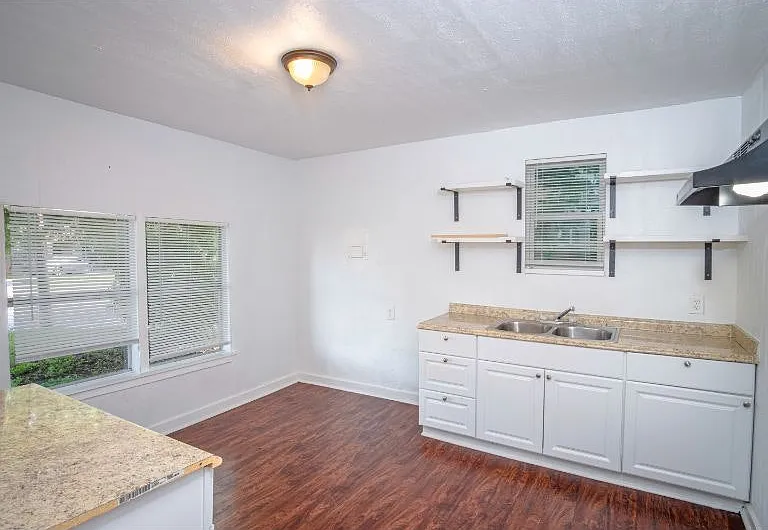 1435 Gibbs St — Photo 4