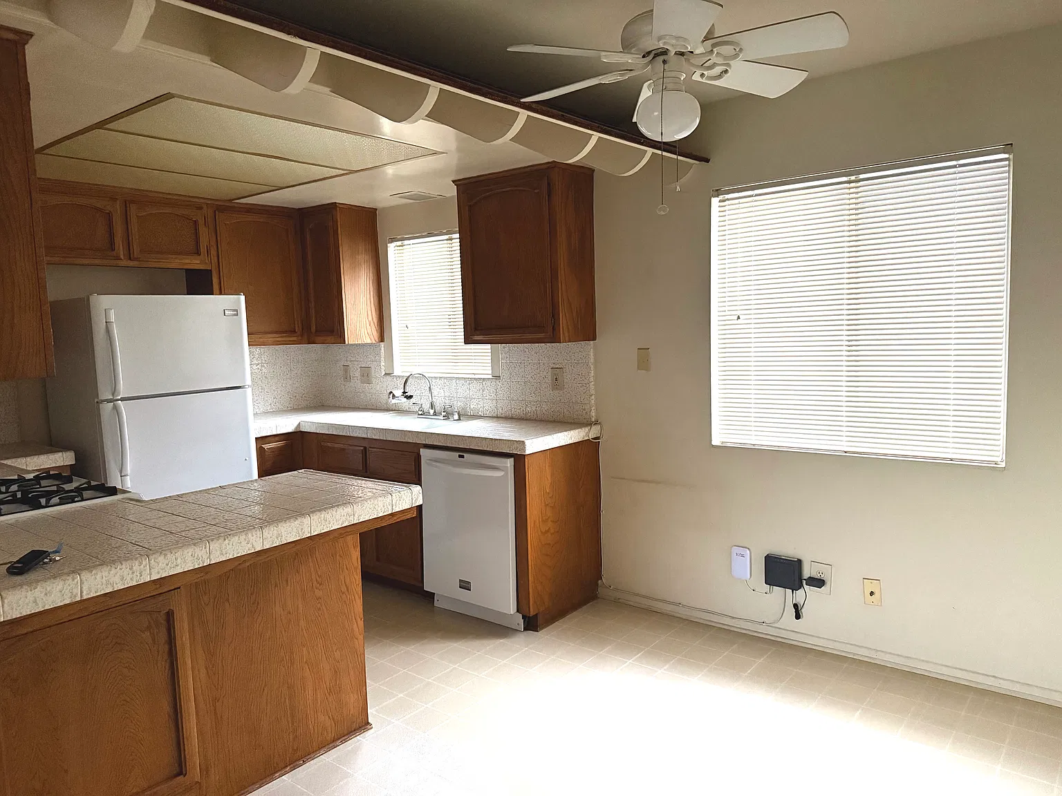 2 bed, 840 sqft, $3,000 — Photo 2