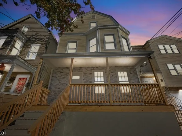 738 S 15th St, Newark City, NJ 07103