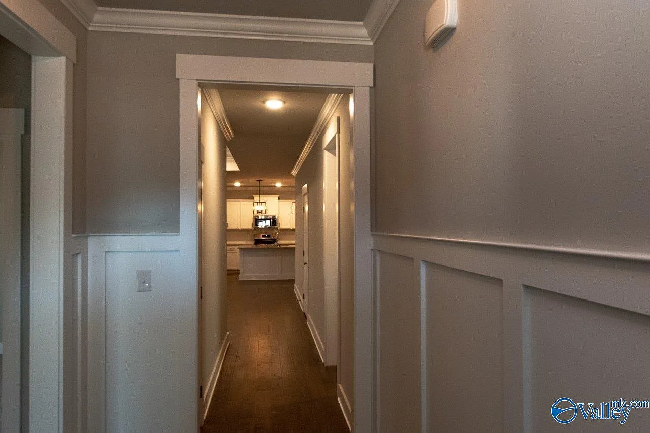 4 bed, 2.0 bath, 1815 sqft, $2,100 — Photo 4