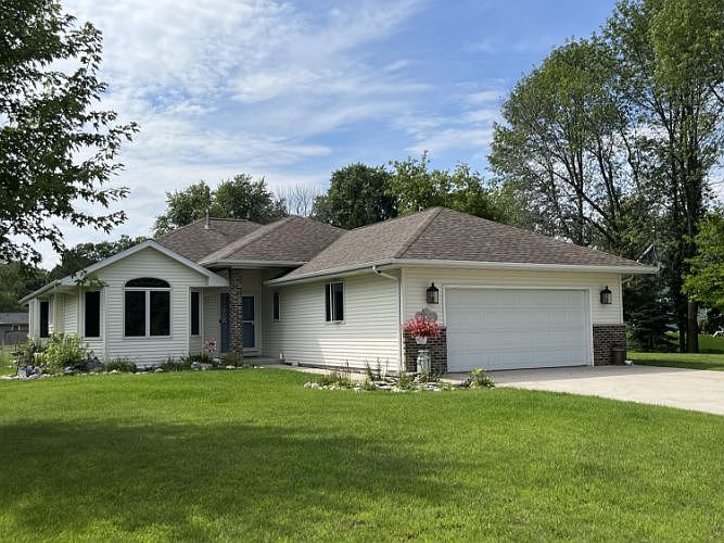 2nd image of 1234 Lake Bluff Ct