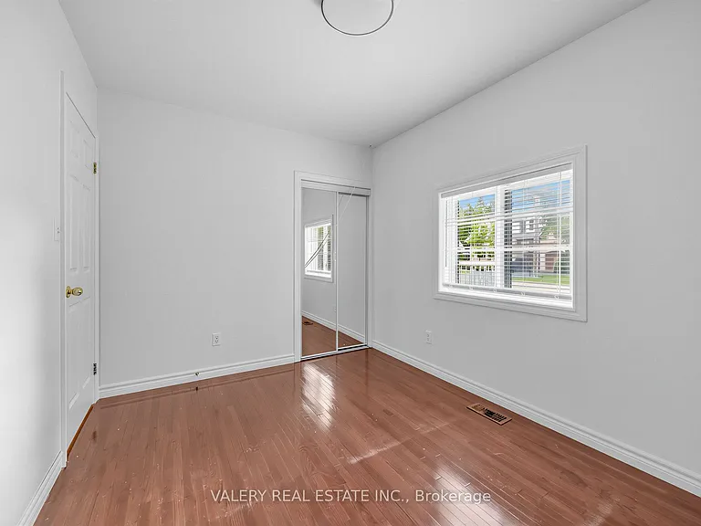 1366 Applewood Rd #MAIN — Photo 9