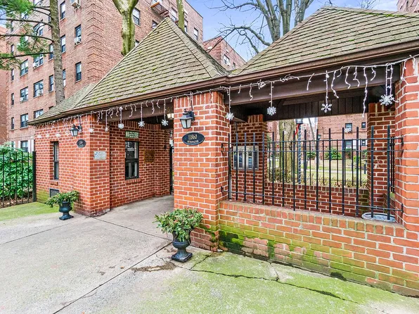 118-60 Metropolitan Ave APT 3J, Kew Gardens, NY 11415