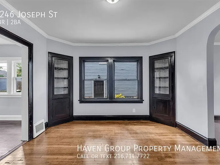 5246 Joseph St — Photo 9