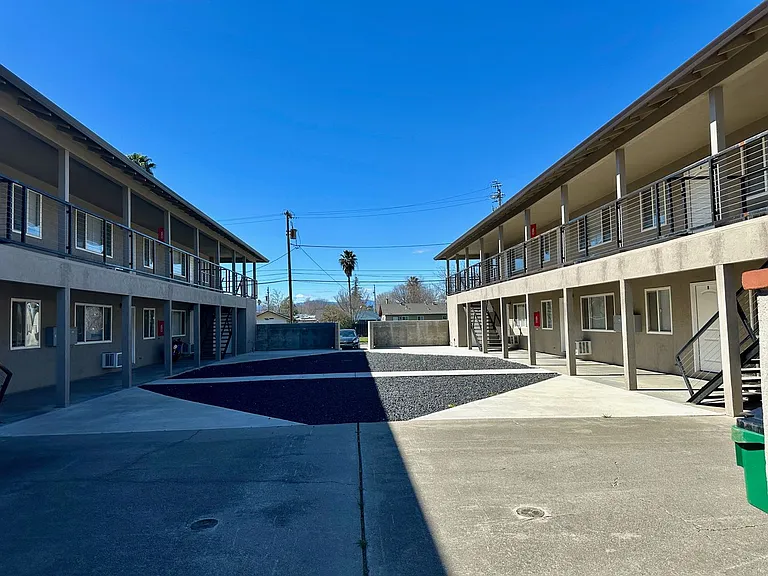 337 N. Merrill Ave — Photo 30