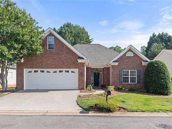 3rd image of 155 Brooks Landing Dr