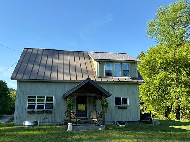 1st image of 1821 Chateauguay Road
