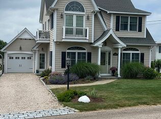 37 Leonard Bodwell Rd, Narragansett, RI 02882