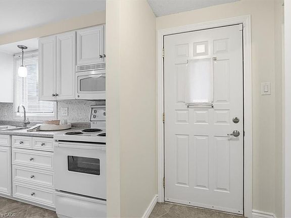3rd image of 415 Morgan Ave #5