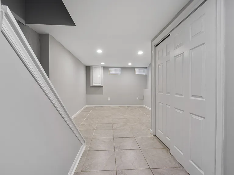 1451 N Dover St — Photo 16
