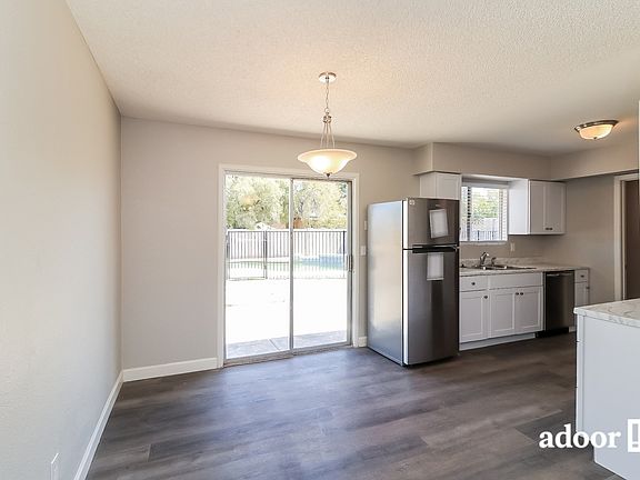 5th image of 1339 N Hillcrest Cir