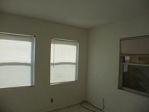 5th image of 4921 Caserta St