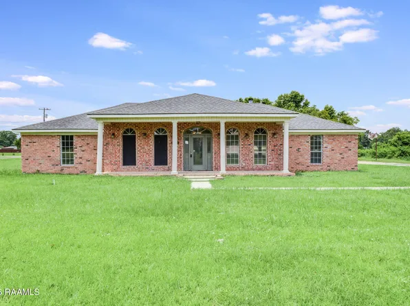 421 Plantation Rd, Opelousas, LA 70570