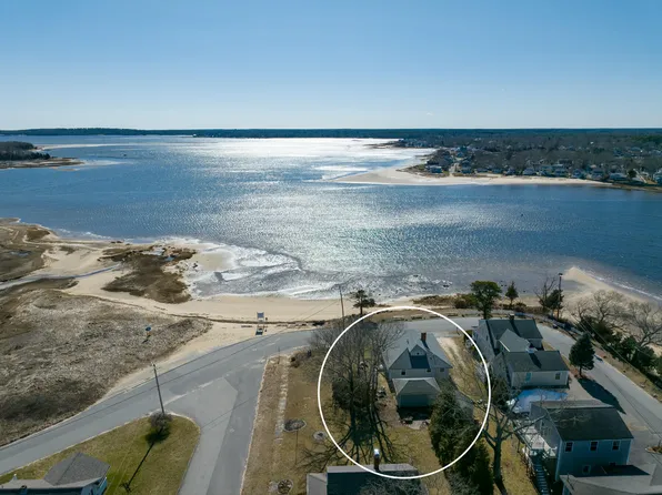 88 Parkwood Drive Drive, Wareham, MA 02571