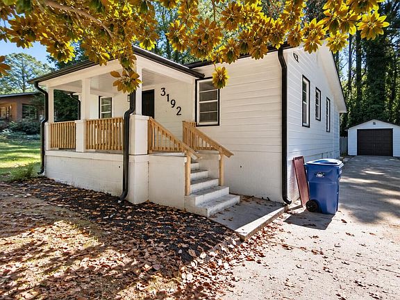 5th image of 3192 Oakcliff Rd NW