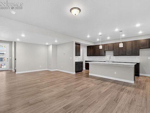 4th image of 13552 Arriba Dr