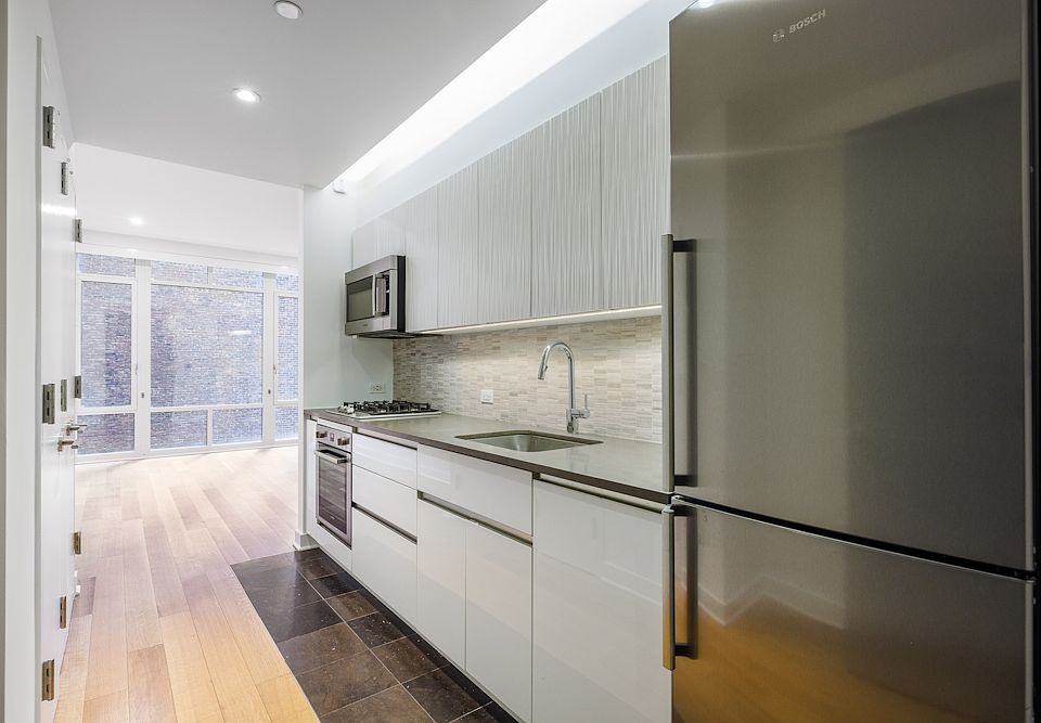 1st image of 1050 6th Ave #5D