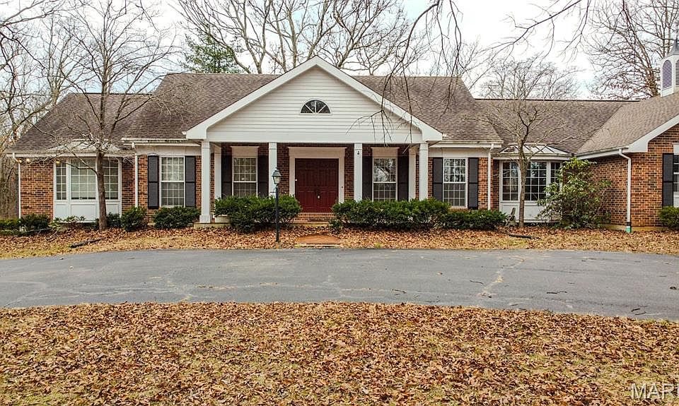 1st image of 816 Laurel Dr