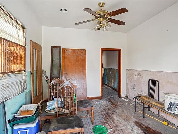 3rd image of 3014-16 Allen St