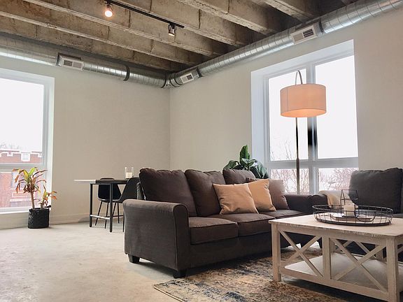 3rd image of 4601 N Paulina St #301