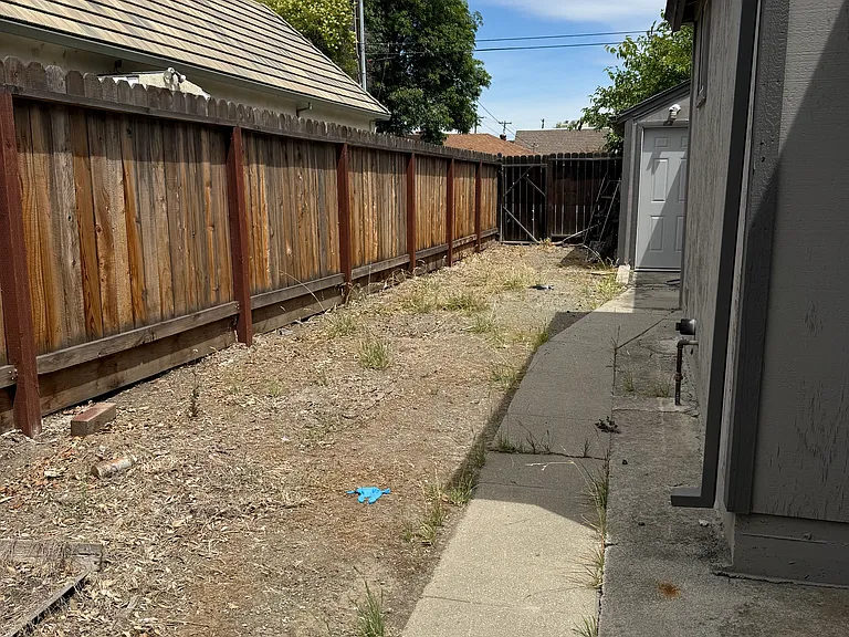 560 W Emerson Ave — Photo 18