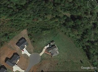 4012 Tarmac Dr, Sophia, NC 27350