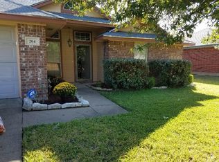 204 Meadow Ridge Dr, Venus, TX 76084