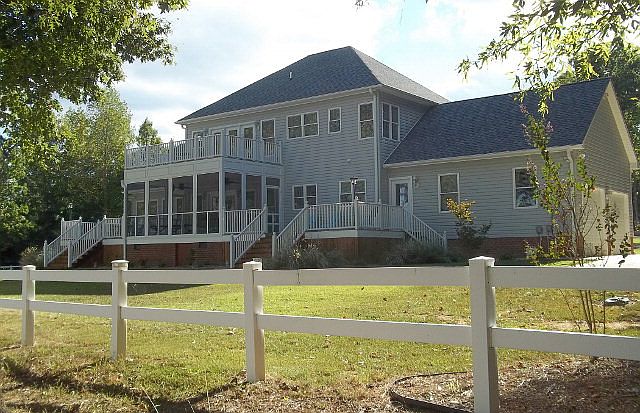 1st image of 627 Alexander Dr