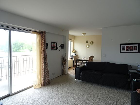 5th image of 6833 N Kedzie Ave APT 214