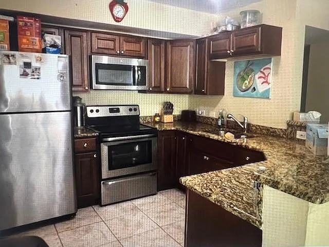 201 Villa Cir #201 — Photo 2