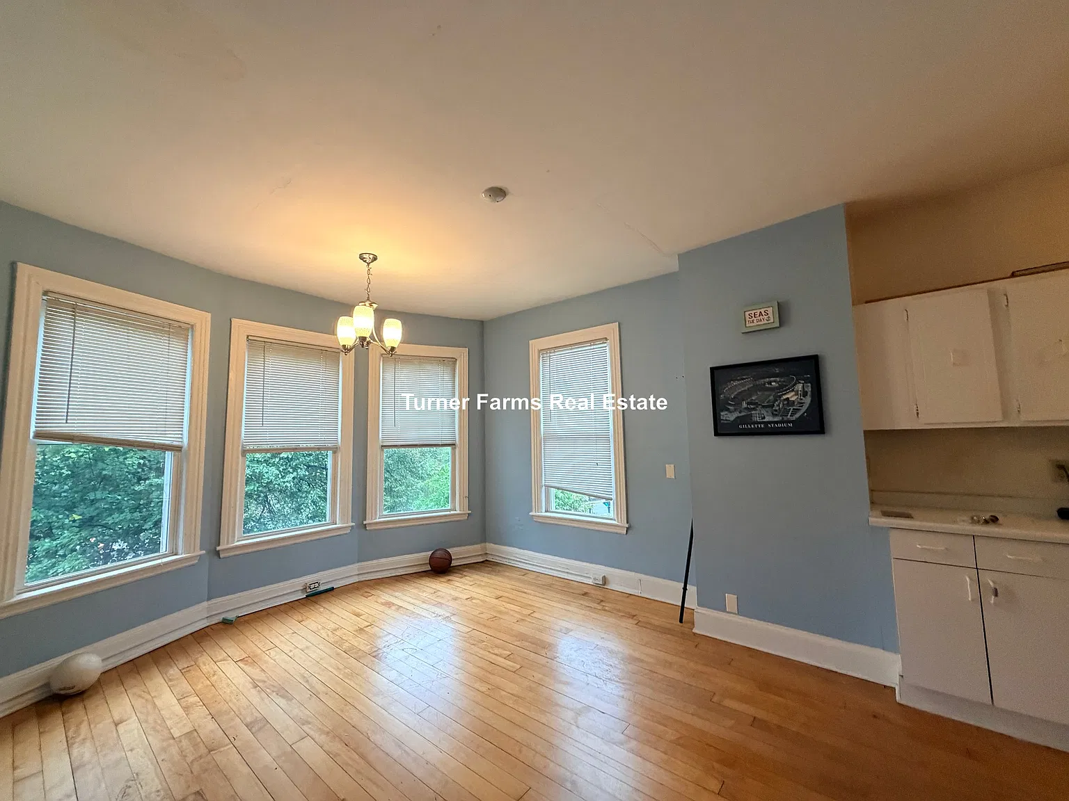 1516 Commonwealth Ave — Photo 1