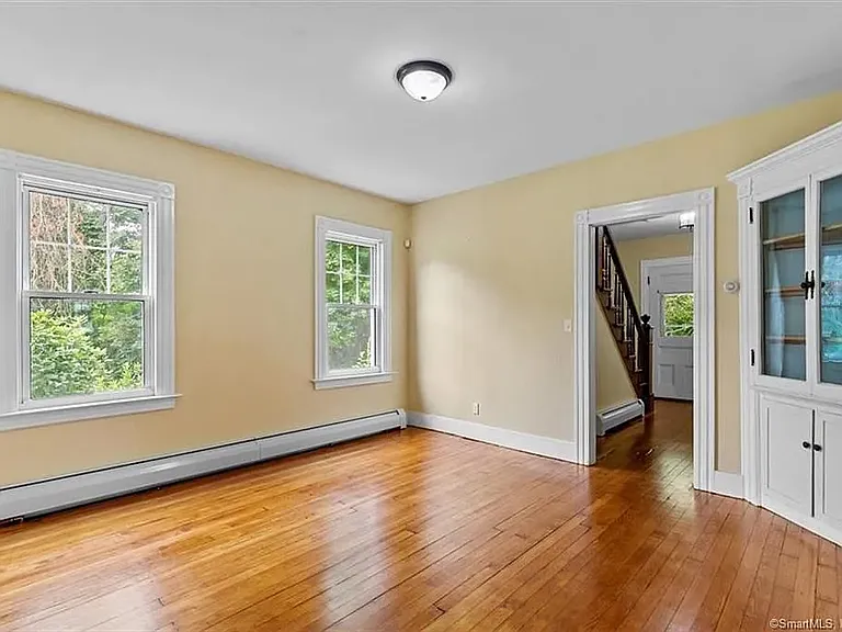 40 Wintergreen Ave — Photo 10