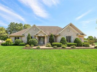 12685 W Greenbriar Ln, New Berlin, WI 53151