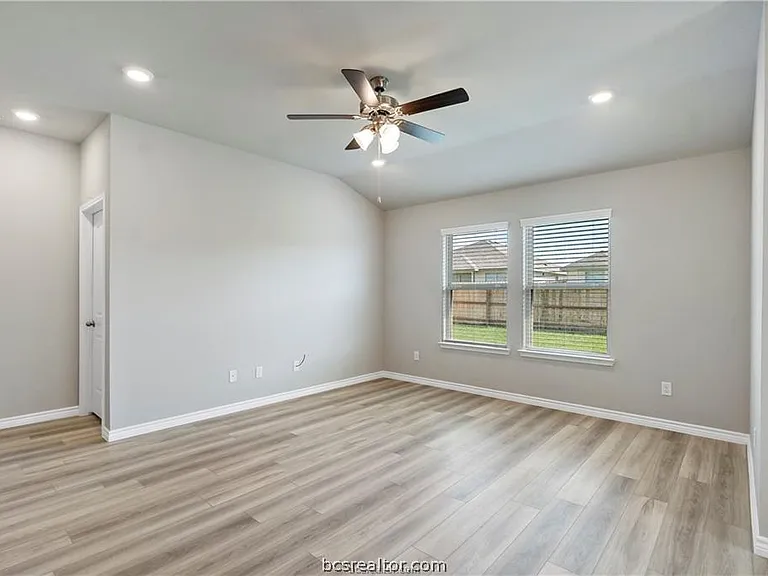 2119 Chief St — Photo 16