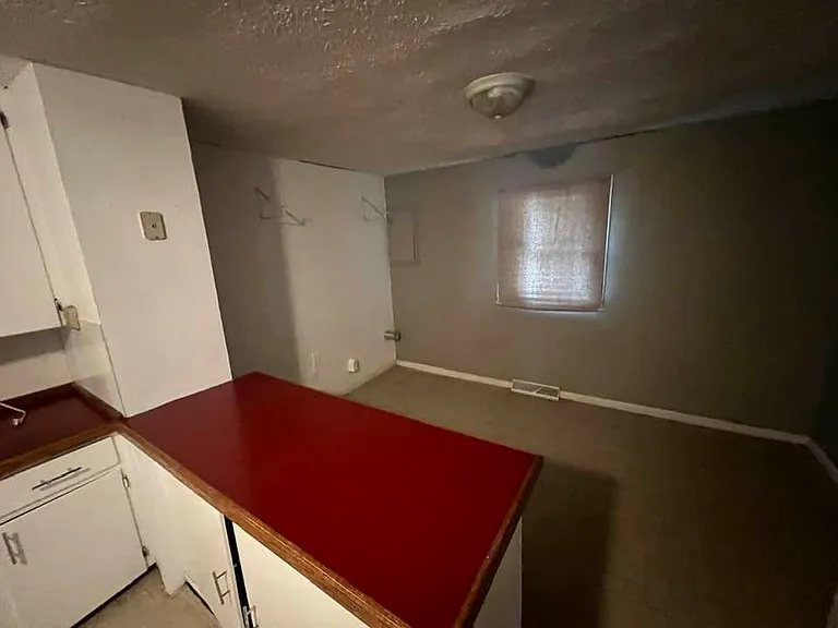 232 E Minneapolis Ave — Photo 18