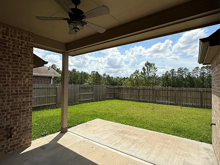 1562 Ancient Oak Ln — Photo 17
