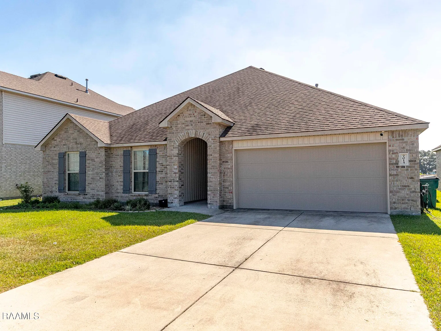 4 bed, 2.0 bath, 2093 sqft, $2,500 — Photo 3