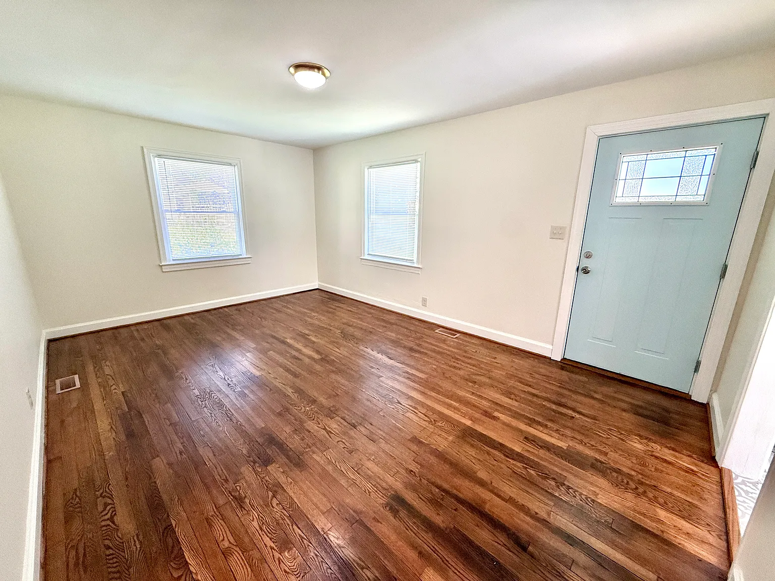 2 bed, 909 sqft, $1,800 — Photo 4