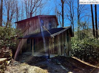 305 Moonfish Ln, Boone, NC 28607