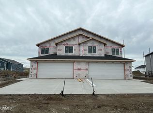 4122 Steel Place Dr, Bismarck, ND 58503