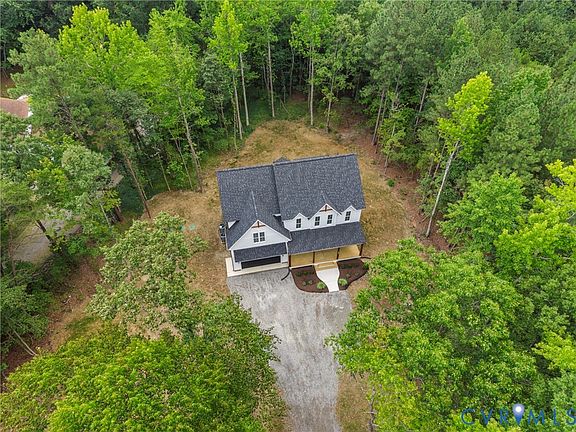 3rd image of 561 Rockford Rd