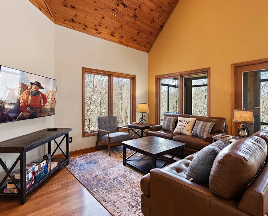 3 bed, 3.5 bath, 2400 sqft, $2,950 — Photo 4