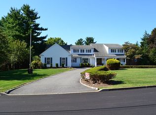 376 Longbow Dr, Franklin Lakes, NJ 07417