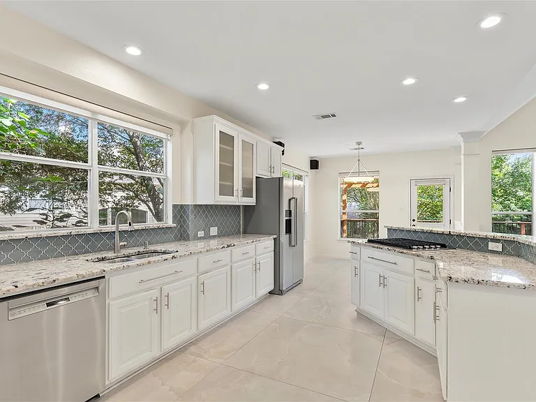 10329 Kilmarnock Dr — Photo 12