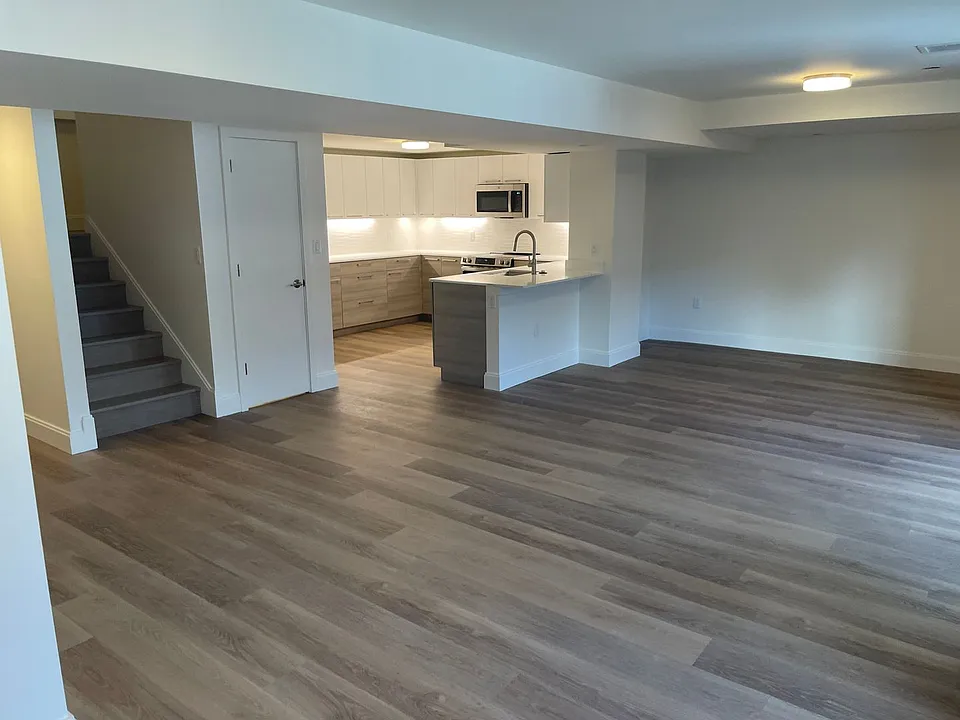 1085 Commonwealth Ave #30