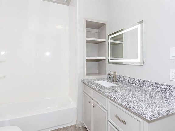 4th image of 215 N Milby St APT 3