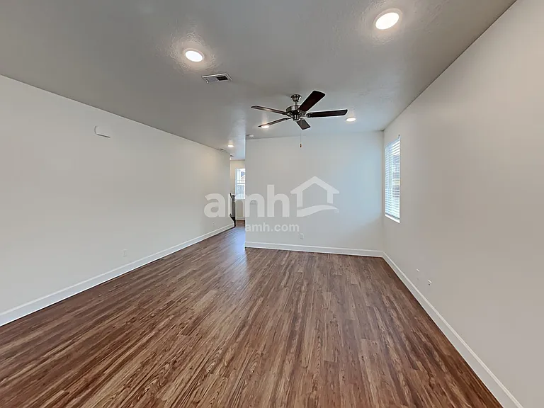 2613 W 3340 S — Photo 6